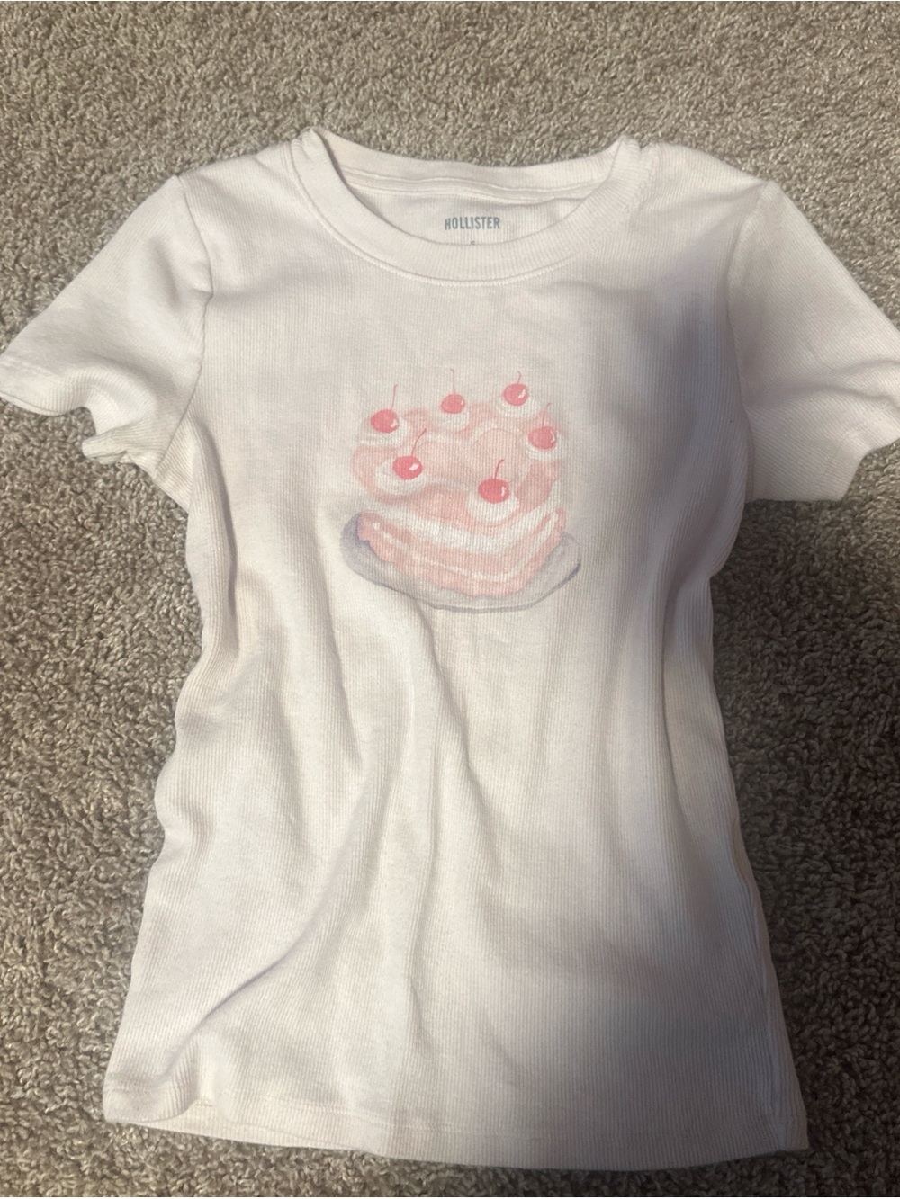 Hollister White Short-Sleeve Graphic Tee with Pink Cake
